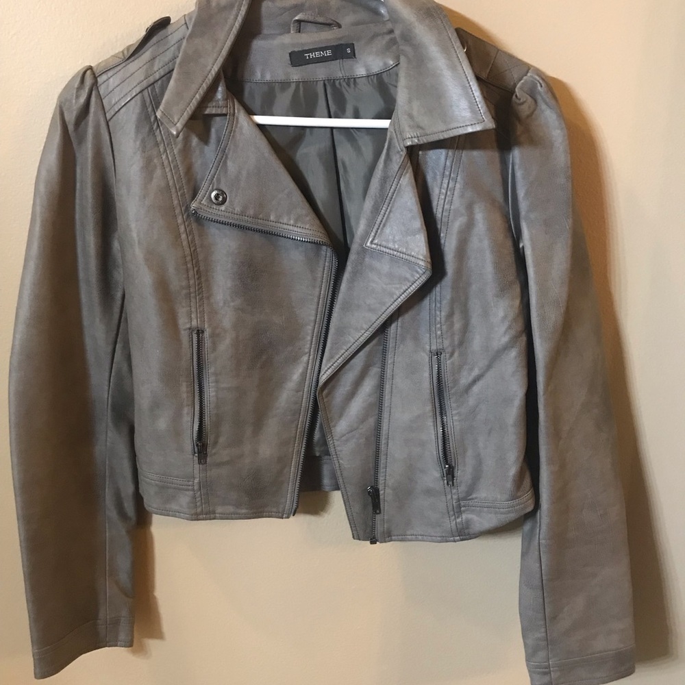 Jackets - Picture 8 of 8
